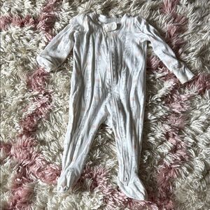 Baby gap White and Pink Kids footie pajamas 3-6M